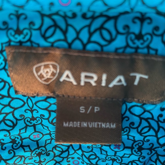Two Men’s Ariat and Cinch shirts - Picture 3 of 3